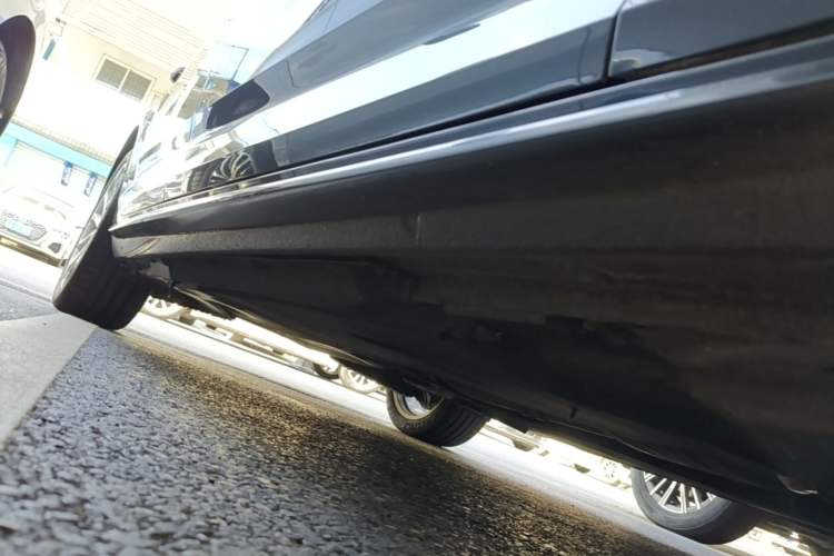 Used Audi A4L 2019 40 TFSI Fashion Edition China VI Emission Standard Right Side Sill