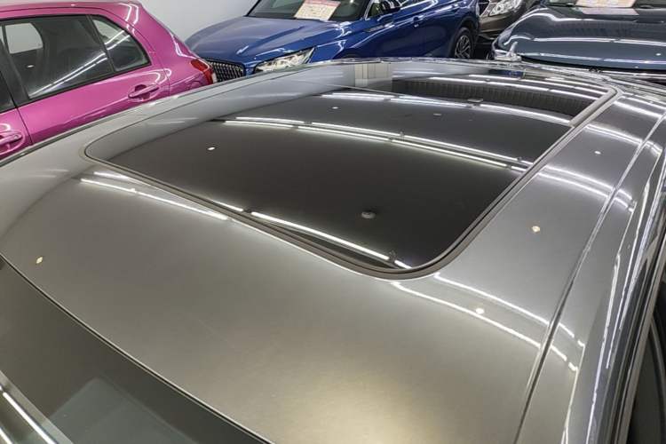 Used Audi A4L 2019 40 TFSI Fashion Edition China VI Emission Standard Roof