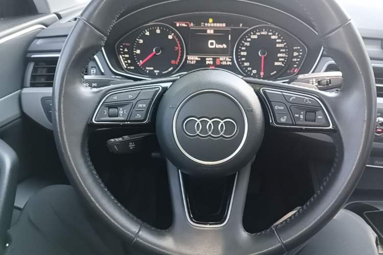 Used Audi A4L 2019 40 TFSI Ambition China VI Steering Wheel