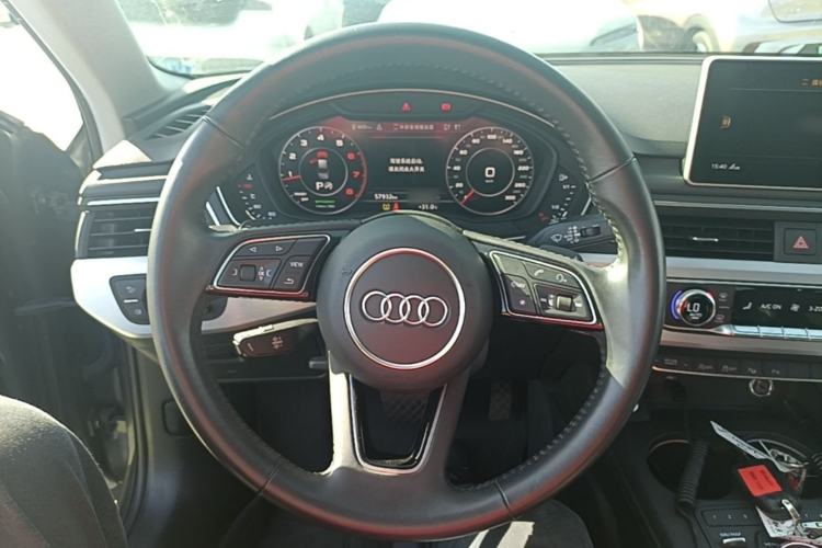 Used Audi A4L 2019 40 TFSI Fashion Edition China VI Emission Standard Steering Wheel