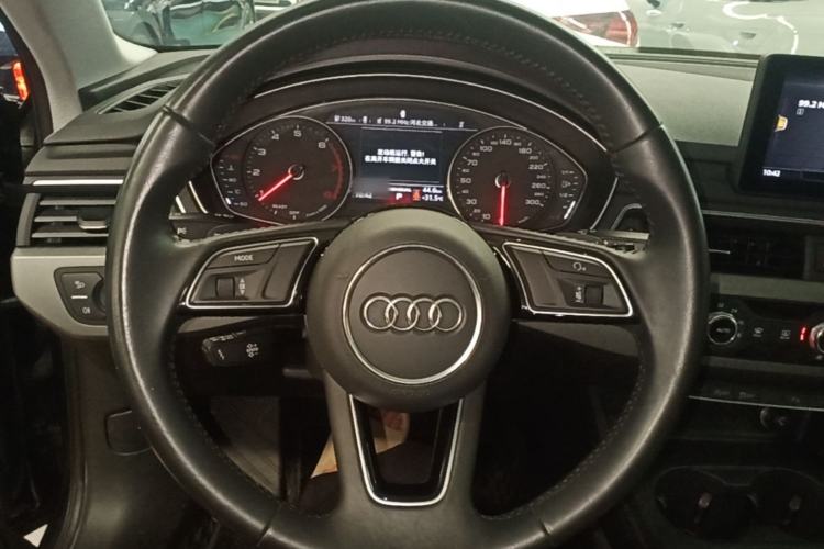 Used Audi A4L 2019 40 TFSI Ambition Version China V Steering Wheel