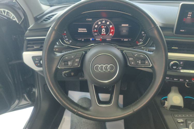 Used Audi A4L 2019 40 TFSI Fashion Edition China VI Emission Standard Steering Wheel