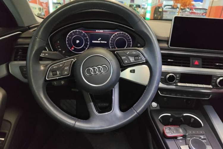 Used Audi A4L 2019 40 TFSI Fashion Edition China VI Emission Standard Steering Wheel