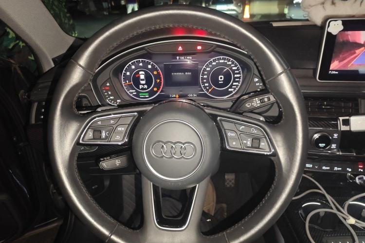 Used Audi A4L 2019 40 TFSI Fashion Edition China VI Emission Standard Steering Wheel
