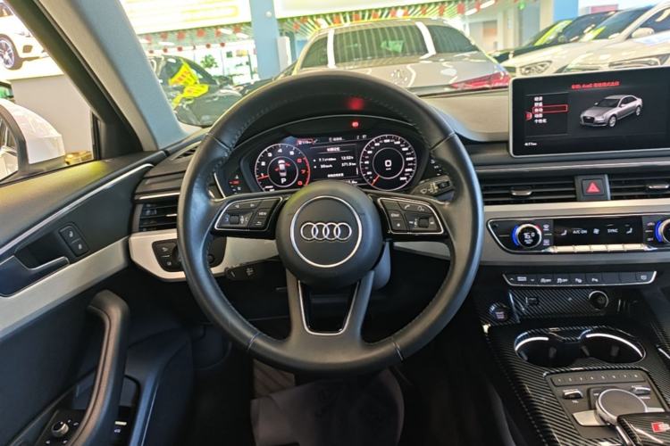 Used Audi A4L 2019 40 TFSI Fashion Edition China VI Emission Standard Steering Wheel
