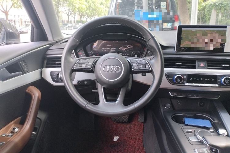 Used Audi A4L 2019 40 TFSI Fashion Edition China VI Emission Standard Steering Wheel