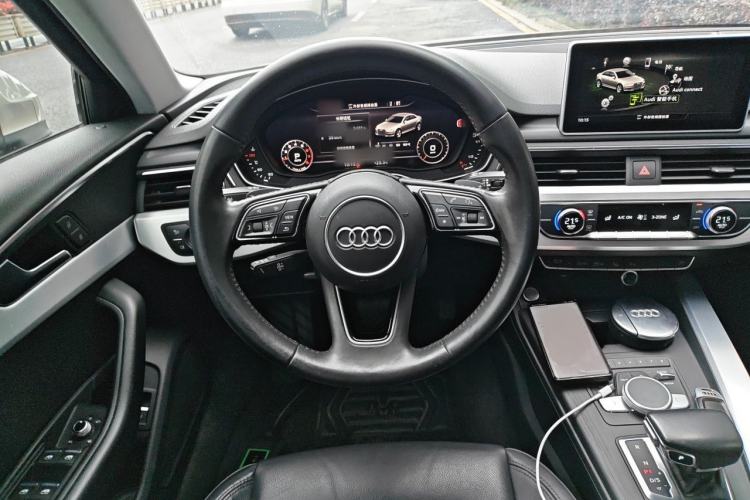Used Audi A4L 2019 40 TFSI Fashion Edition China VI Emission Standard Steering Wheel