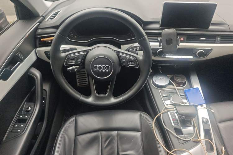 Used Audi A4L 2019 40 TFSI Fashion Version China V Steering Wheel