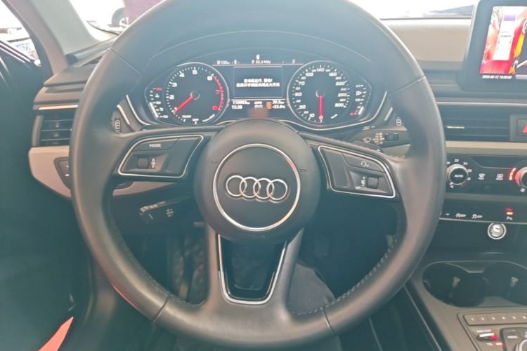 Used Audi A4L 2019 40 TFSI Ambition China VI Steering Wheel