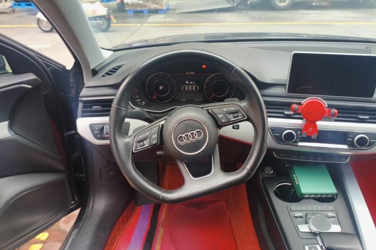 Used Audi A4L 2019 40 TFSI Fashion Edition China VI Emission Standard Steering Wheel
