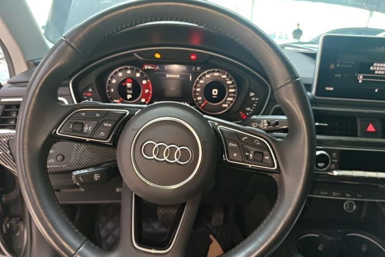 Used Audi A4L 2019 40 TFSI Fashion Edition China VI Emission Standard Steering Wheel