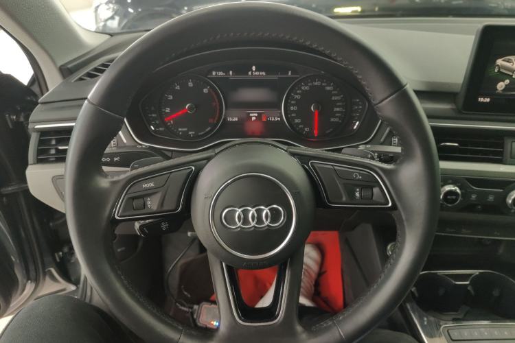 Used Audi A4L 2019 40 TFSI Ambition China VI Steering Wheel