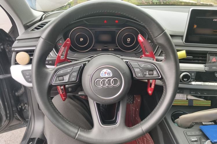 Used Audi A4L 2019 40 TFSI Fashion Edition China VI Emission Standard Steering Wheel
