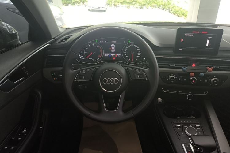 Used Audi A4L 2019 40 TFSI Ambition China VI Steering Wheel