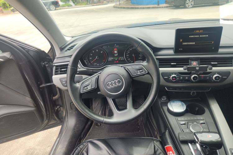 Used Audi A4L 2019 40 TFSI Ambition China VI Steering Wheel