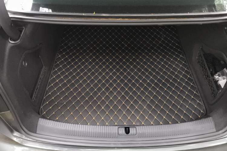 Used Audi A4L 2019 40 TFSI Fashion Edition China VI Emission Standard Trunk