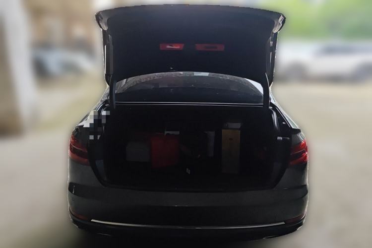 Used Audi A4L 2019 40 TFSI Ambition China VI Trunk