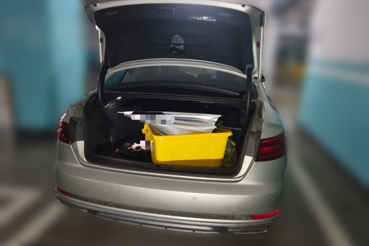 Used Audi A4L 2019 40 TFSI Fashion Edition China VI Emission Standard Trunk