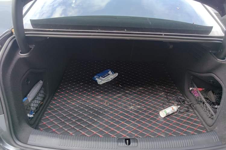 Used Audi A4L 2019 40 TFSI Fashion Edition China VI Emission Standard Trunk