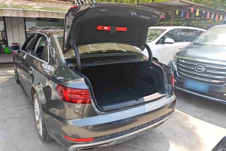Used Audi A4L 2019 40 TFSI Fashion Edition China VI Emission Standard Trunk