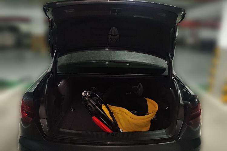 Used Audi A4L 2019 40 TFSI Fashion Edition China VI Emission Standard Trunk