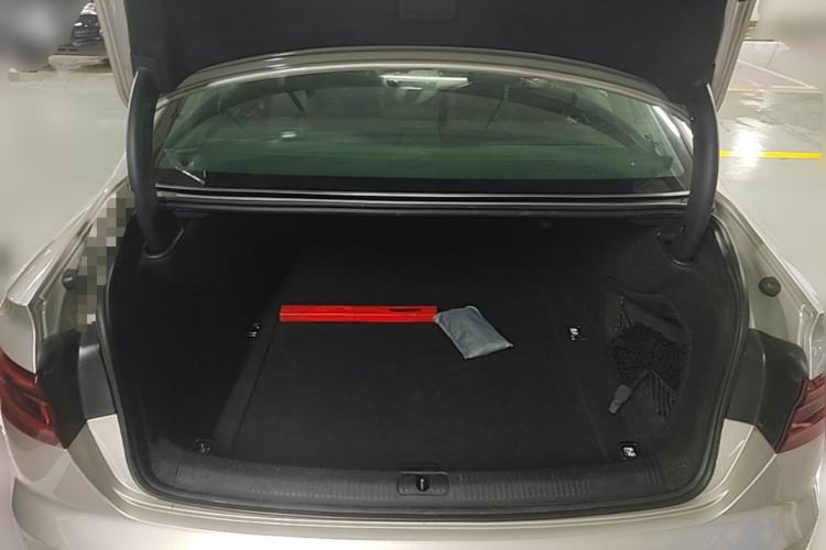 Used Audi A4L 2019 40 TFSI Fashion Edition China VI Emission Standard Trunk