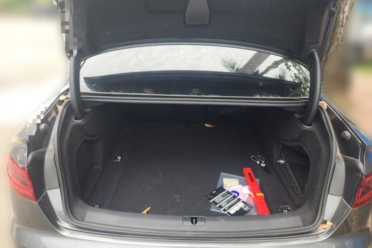 Used Audi A4L 2019 40 TFSI Ambition China VI Trunk