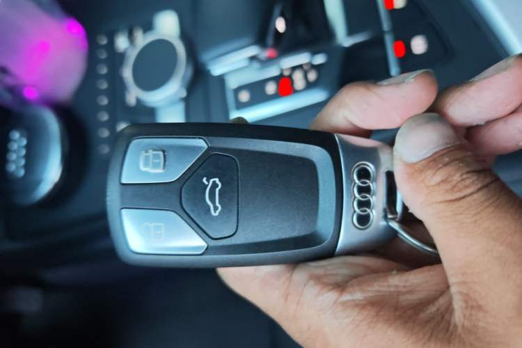 Used Audi A4L 2019 40 TFSI Fashion Version China V Vehicle Key