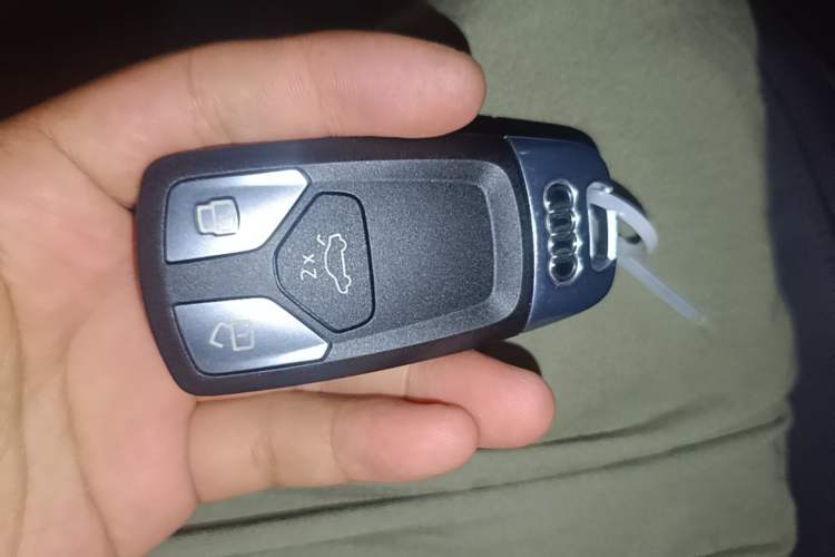 Used Audi A4L 2019 40 TFSI Fashion Edition China VI Emission Standard Vehicle Key