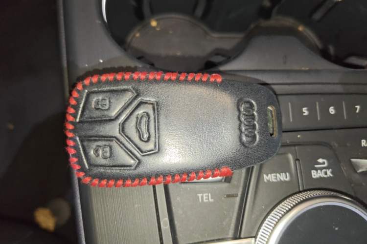 Used Audi A4L 2019 40 TFSI Fashion Edition China VI Emission Standard Vehicle Key