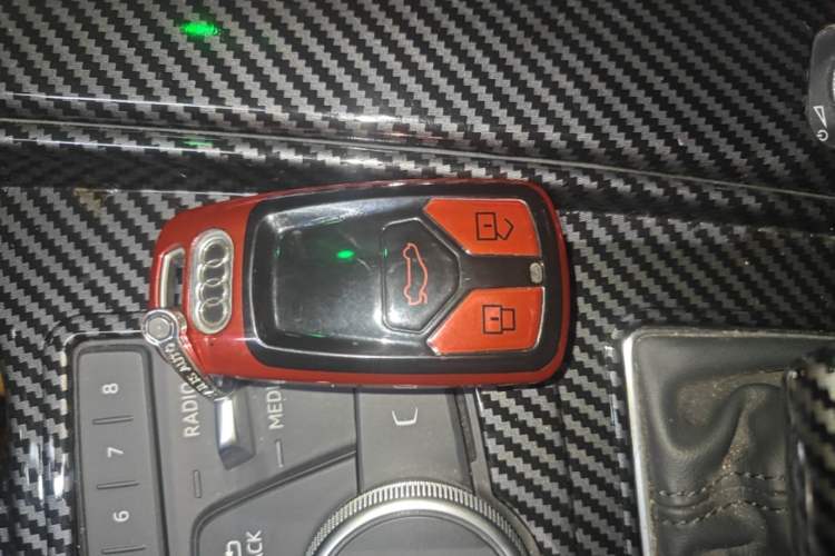 Used Audi A4L 2019 40 TFSI Ambition China VI Vehicle Key