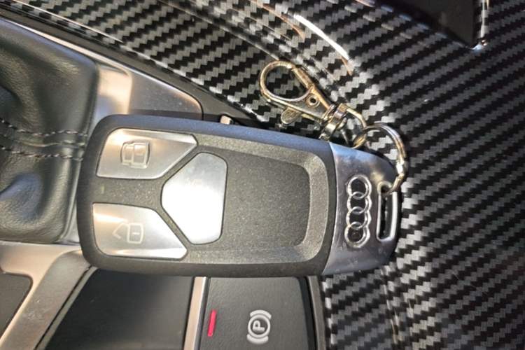 Used Audi A4L 2019 40 TFSI Fashion Edition China VI Emission Standard Vehicle Key
