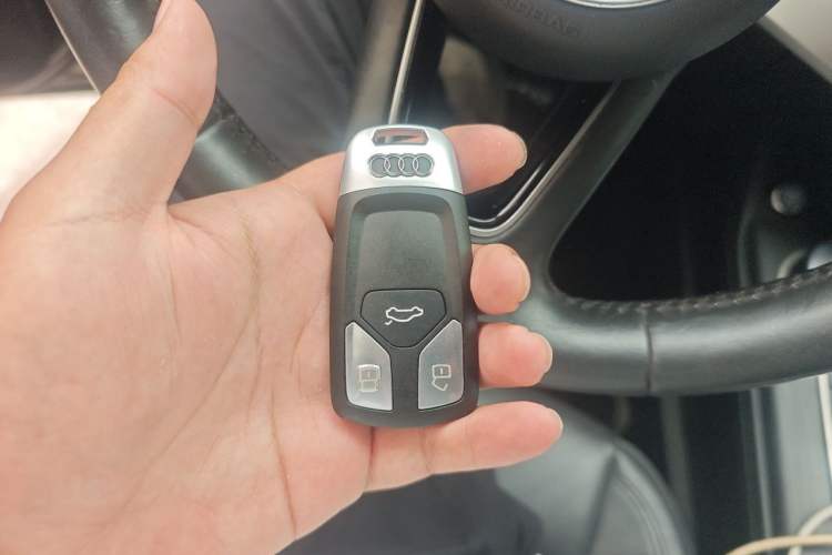 Used Audi A4L 2019 40 TFSI Fashion Version China V Vehicle Key