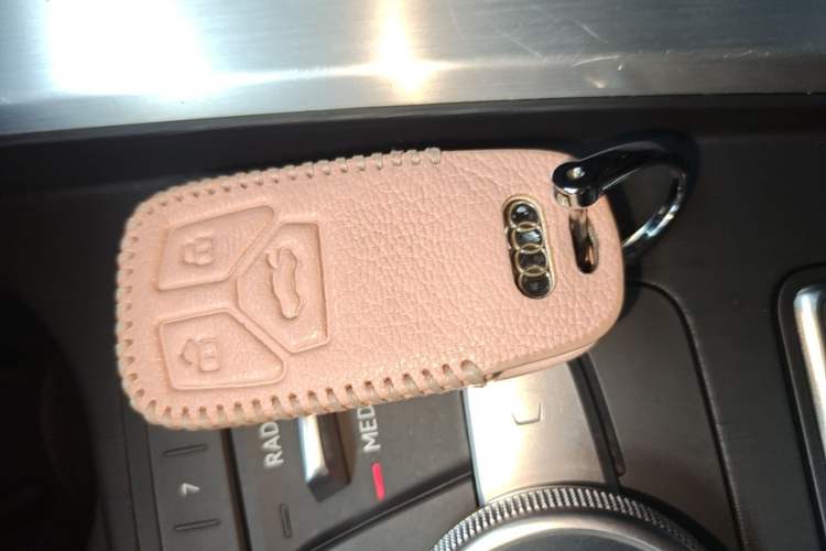 Used Audi A4L 2019 40 TFSI Fashion Edition China VI Emission Standard Vehicle Key
