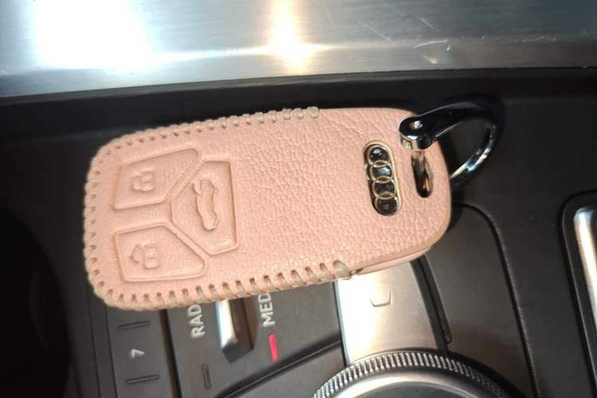 Used Audi A4L 2019 40 TFSI Fashion Edition China VI Emission Standard Vehicle Key