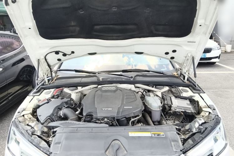 Used Audi A4L 2019 40 TFSI Ambition China VI Engine Bay