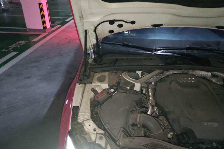 Used Audi A4L 2019 40 TFSI Ambition China VI Engine Bay Right