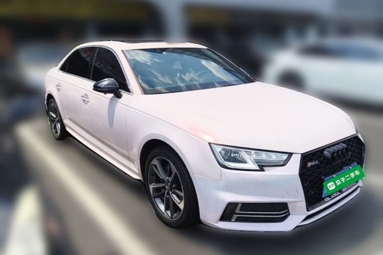Used Audi A4L 2019 40 TFSI Ambition China VI Front Right 45 Deg
