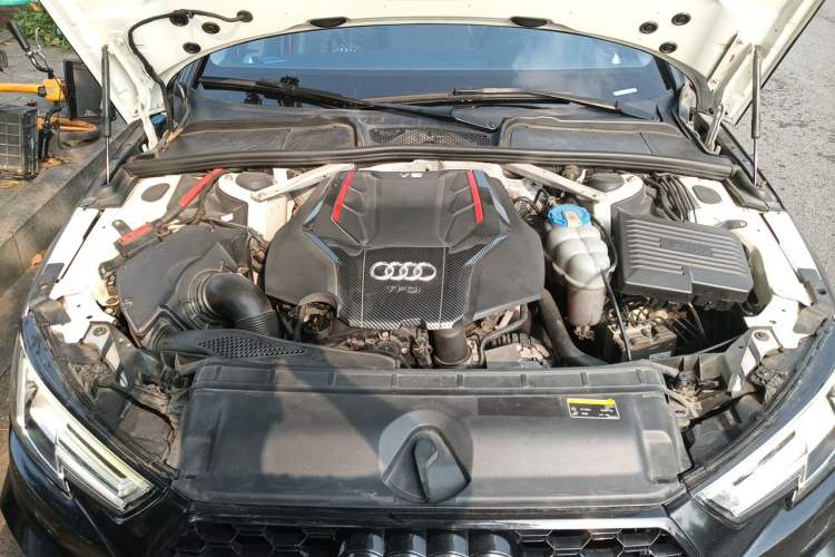 Used Audi A4L 2019 45 TFSI quattro Individual Sport Edition China VI Engine Bay