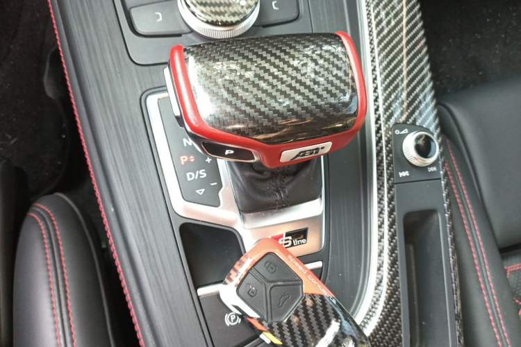 Used Audi A4L 2019 45 TFSI quattro Individual Sport Edition China VI Gear Lever