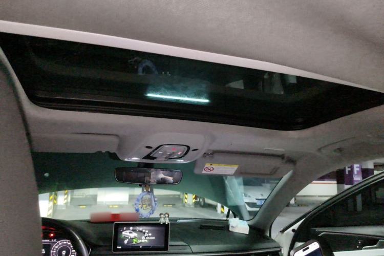 Used Audi A4L 2019 40 TFSI Fashion Edition China VI Emission Standard Headliner