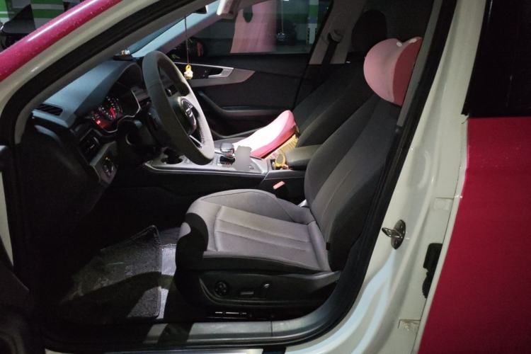 Used Audi A4L 2019 40 TFSI Ambition China VI Left Front Seat