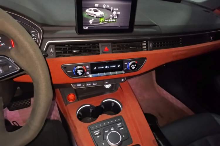 Used Audi A4L 2019 45 TFSI quattro Individual Sport Edition China V Audio And AC Panel