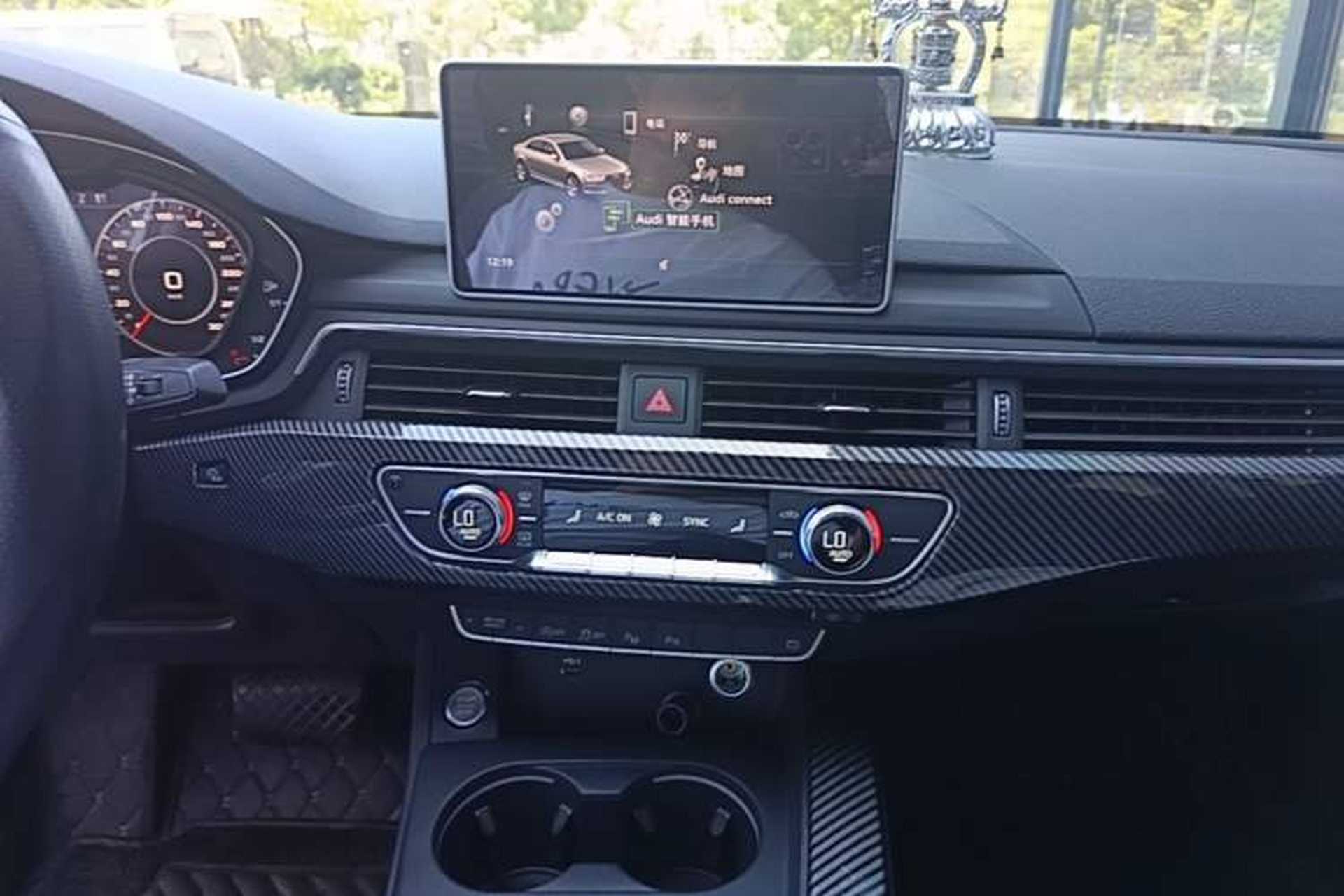 Used Audi A4L 2019 40 TFSI Fashion Edition China VI Emission Standard Audio And AC Panel