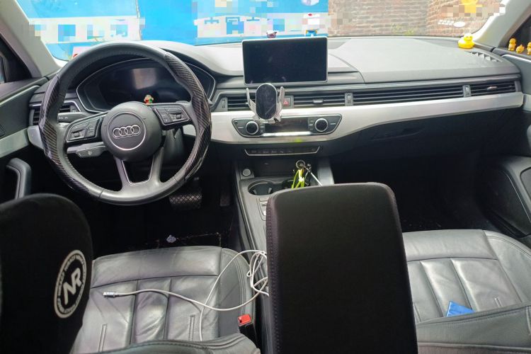 Used Audi A4L 2019 40 TFSI Fashion Edition China VI Emission Standard Center Console