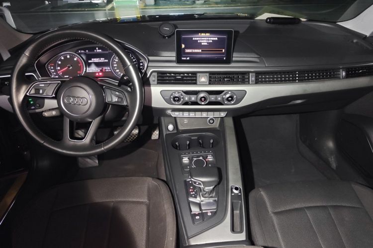 Used Audi A4L 2019 40 TFSI Ambition China VI Center Console