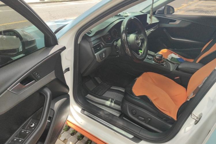 Used Audi A4L 2019 40 TFSI Ambition China VI Driver Seat