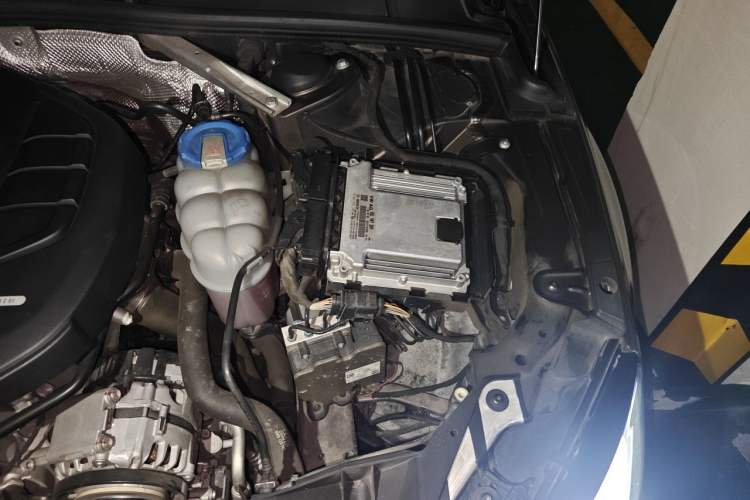 Used Audi A4L 2019 40 TFSI Ambition China VI Engine Bay Left