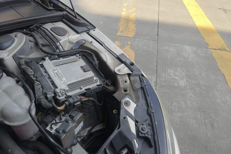 Used Audi A4L 2019 40 TFSI Ambition China VI Engine Bay Left