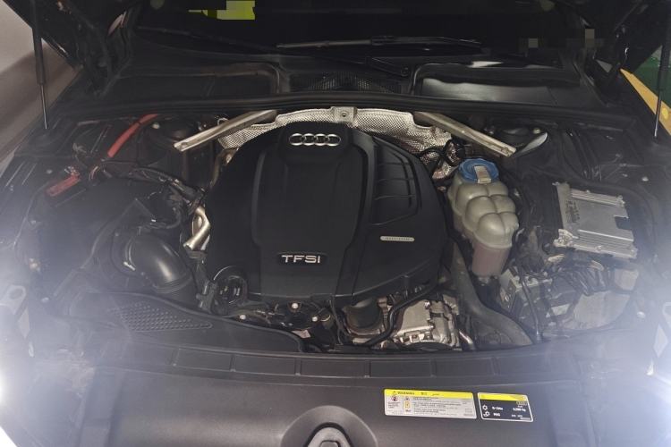Used Audi A4L 2019 40 TFSI Ambition China VI Engine Bay